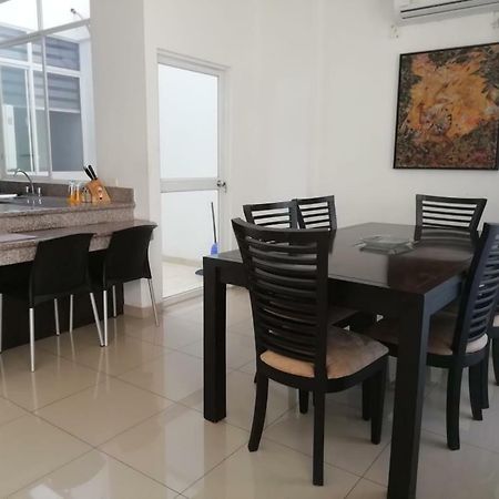 Departamento En El Centro De Manta Apartman Kültér fotó