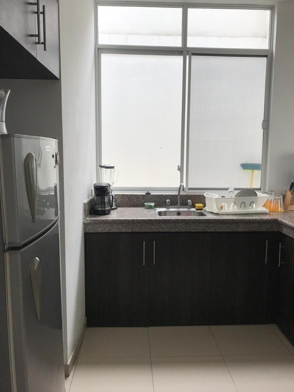 Departamento En El Centro De Manta Apartman Kültér fotó