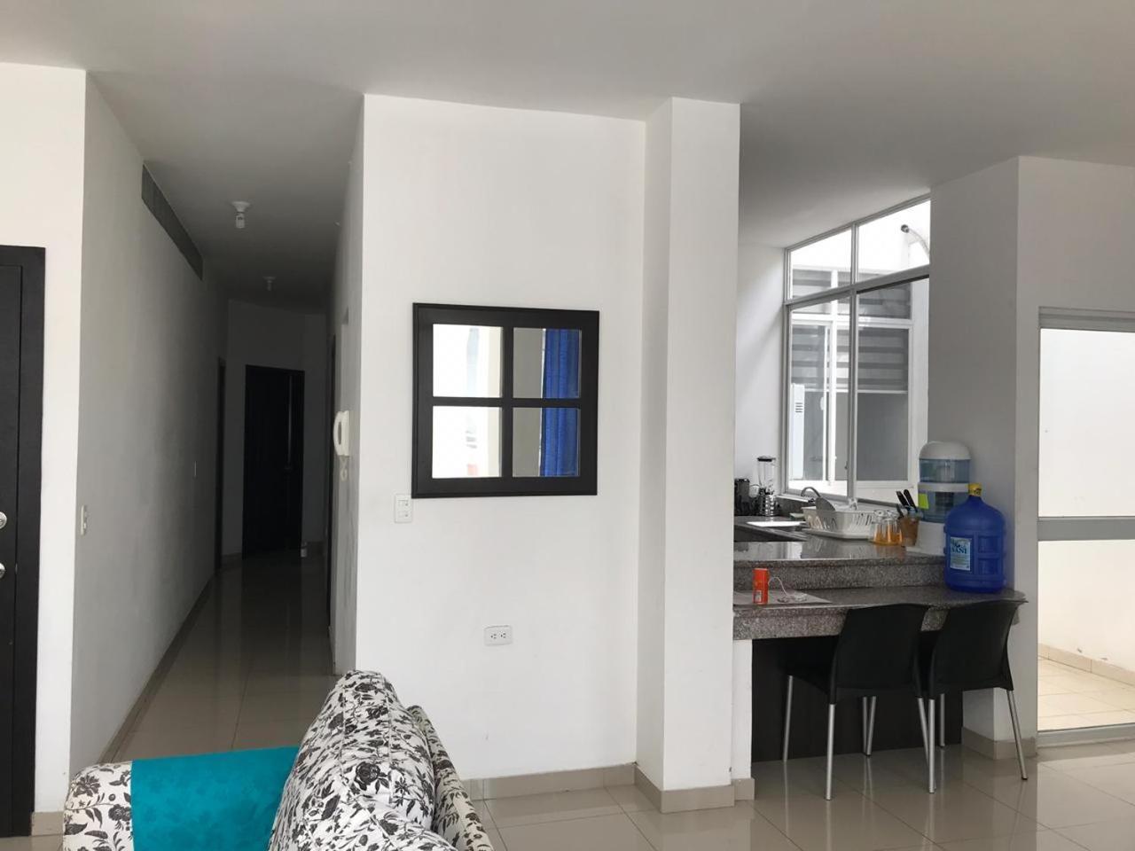Departamento En El Centro De Manta Apartman Kültér fotó