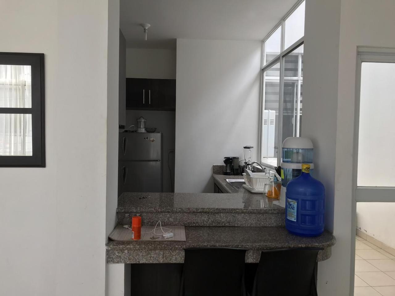 Departamento En El Centro De Manta Apartman Kültér fotó