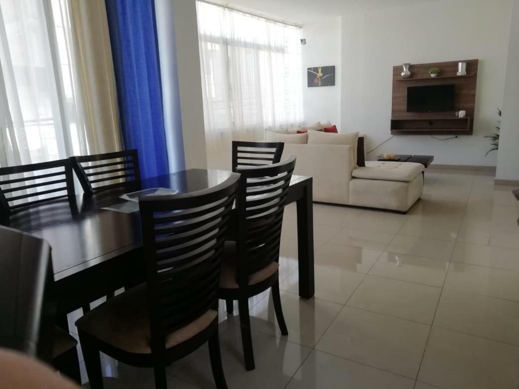 Departamento En El Centro De Manta Apartman Kültér fotó